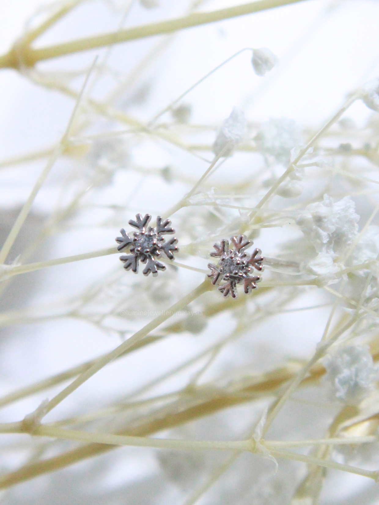 Mini Snowflake Earring