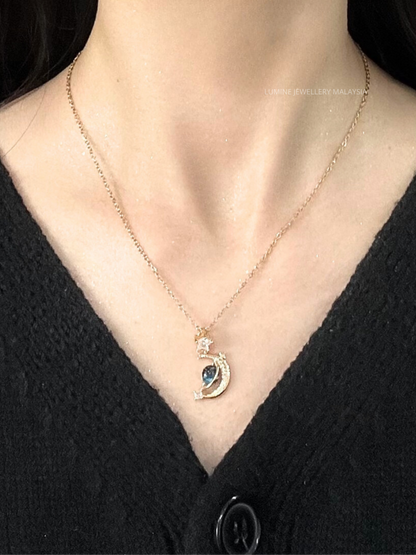 Gold Shell Dreamy Planet Necklace