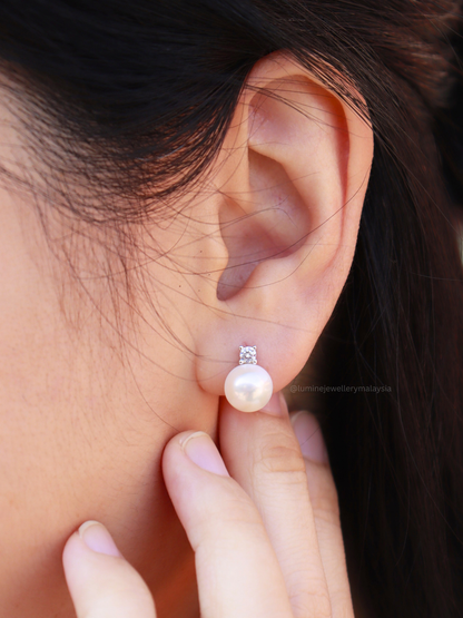Natural Freshwater Pearl Zirconia Stud