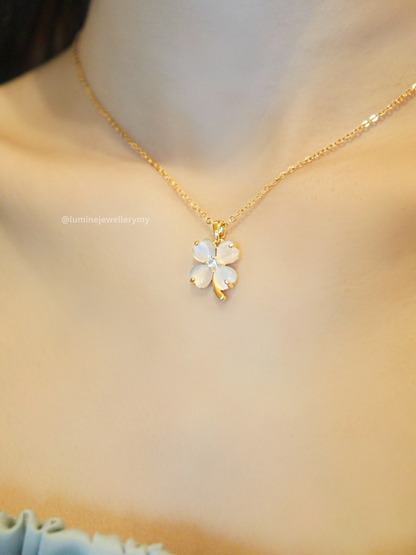 Cat's Eye Clover Necklace