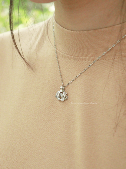Zirconia Crown Necklace