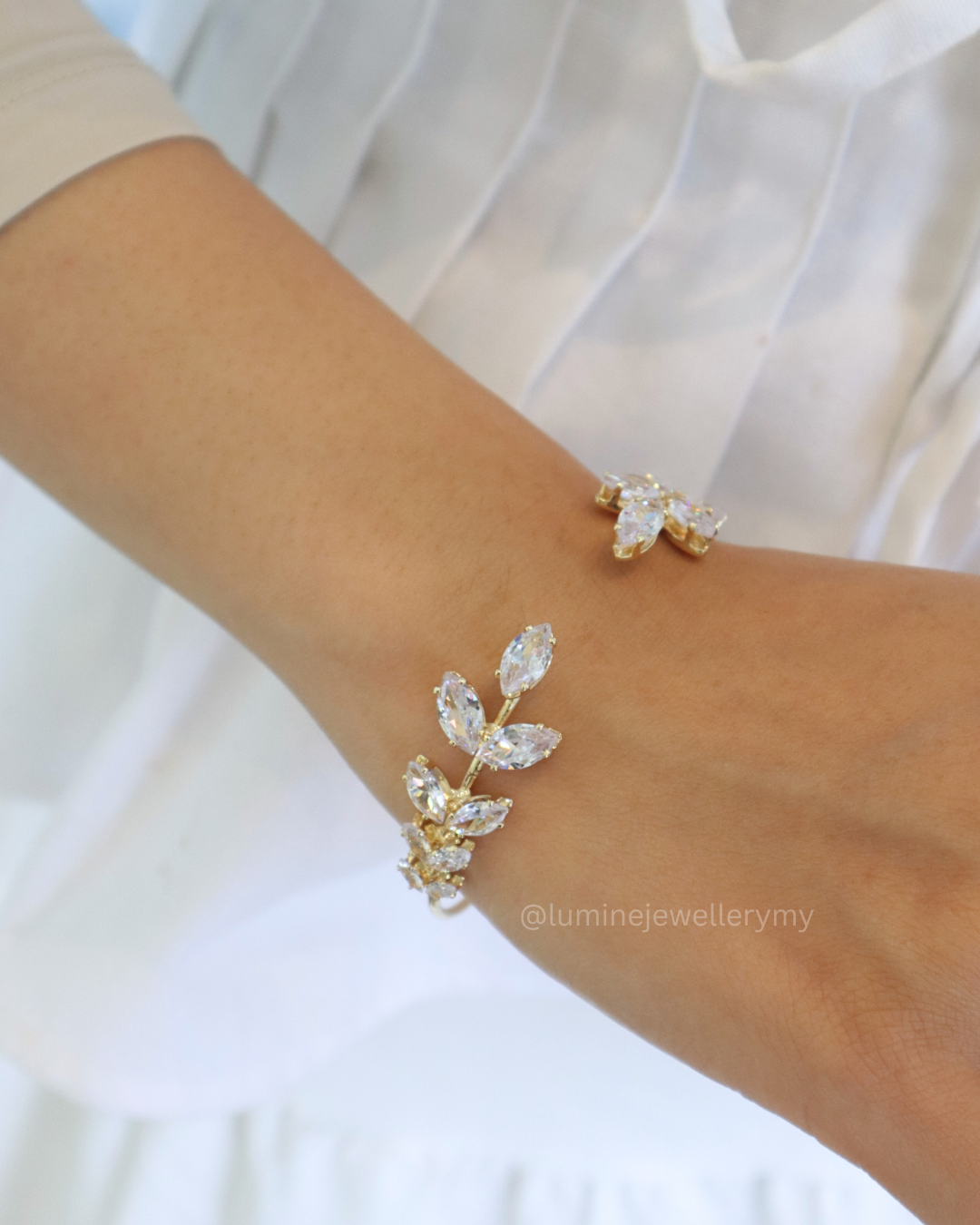 Golden Leaf Grace Bracelet