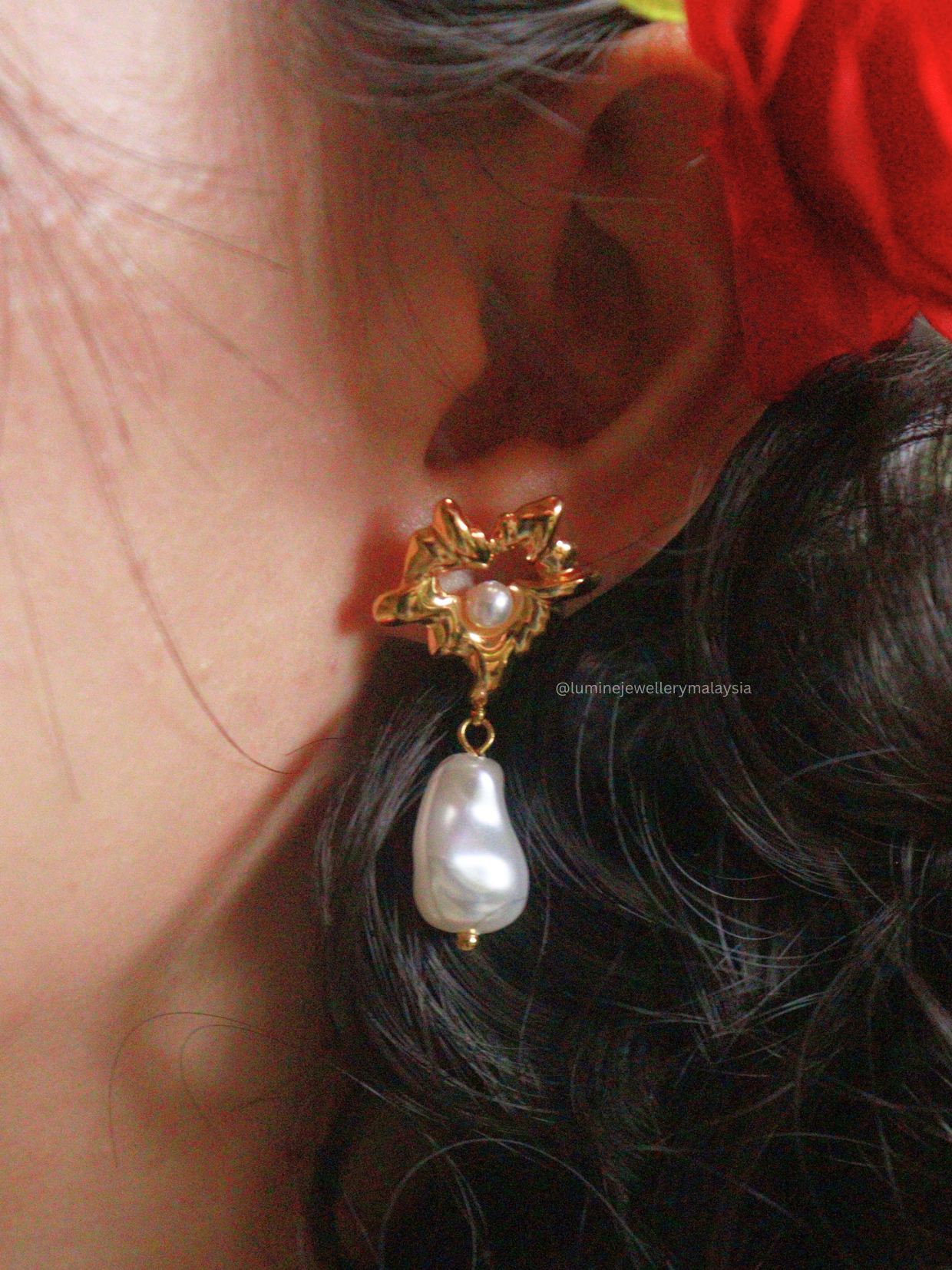 Hepburn Vintage Heart Shell Earrings