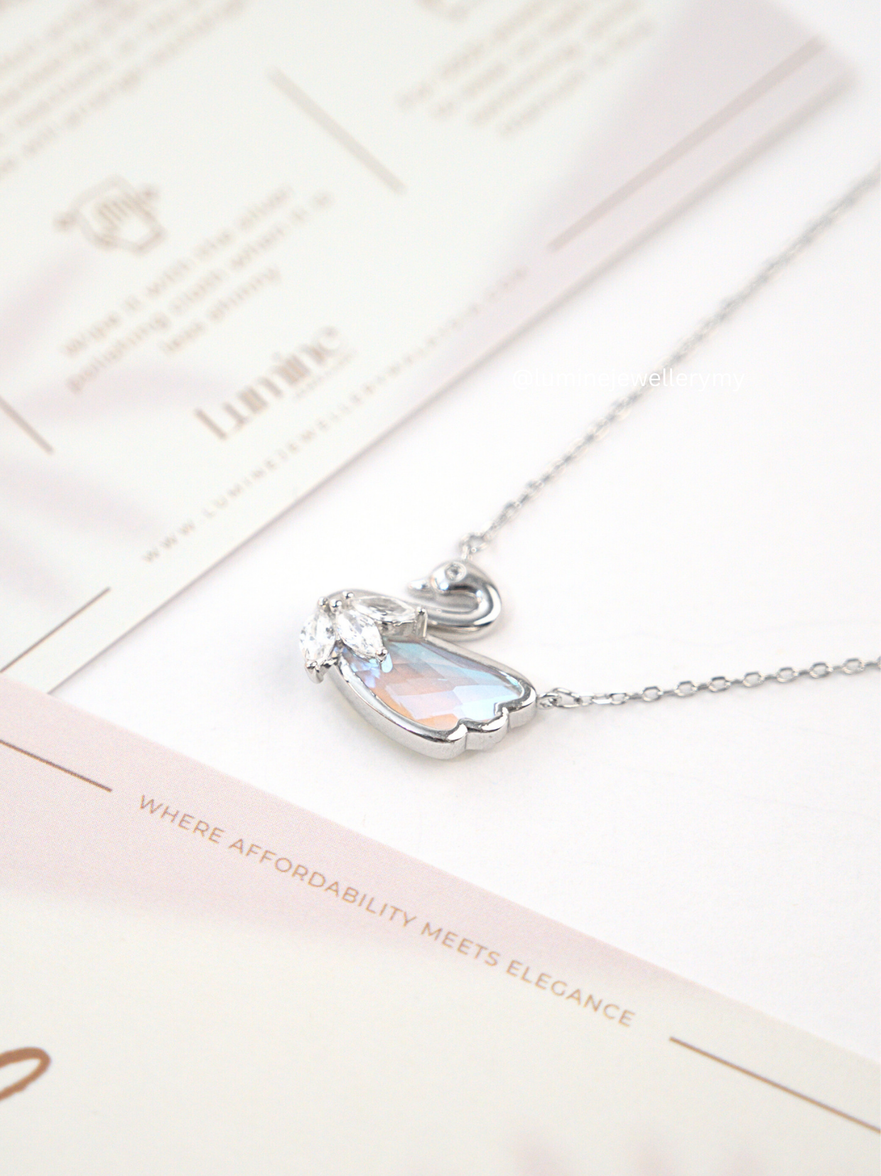 Dreamy Swan Necklace