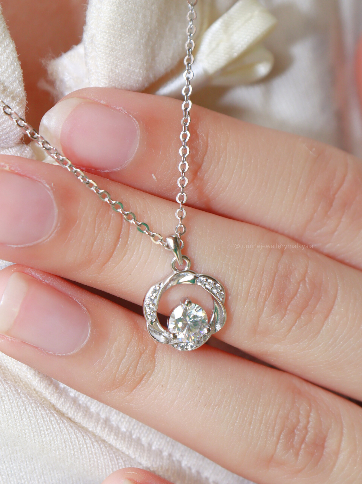 Mobius Moissanite Necklace with Cert (GRA Certified Moissanite | S925)