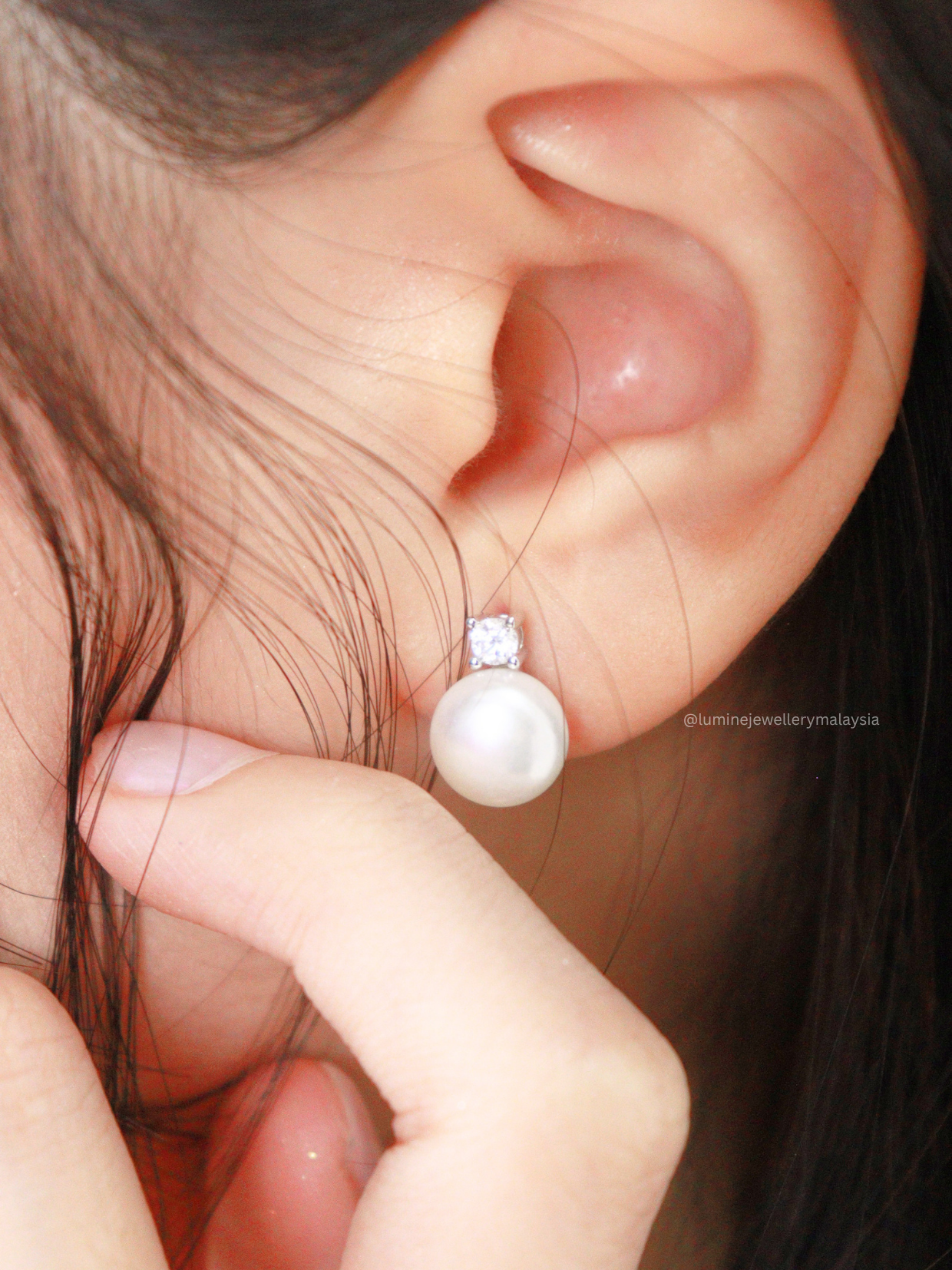 Natural Freshwater Pearl Zirconia Stud