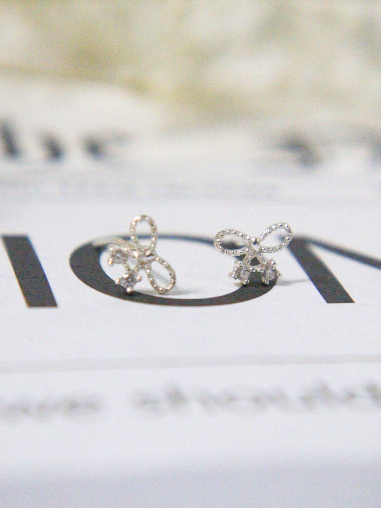 Tiny Zirconia Bowknot Studs