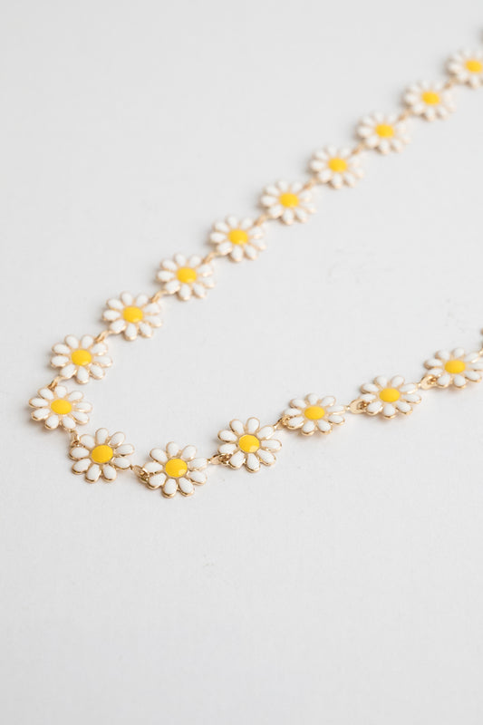 White Daisy Necklace