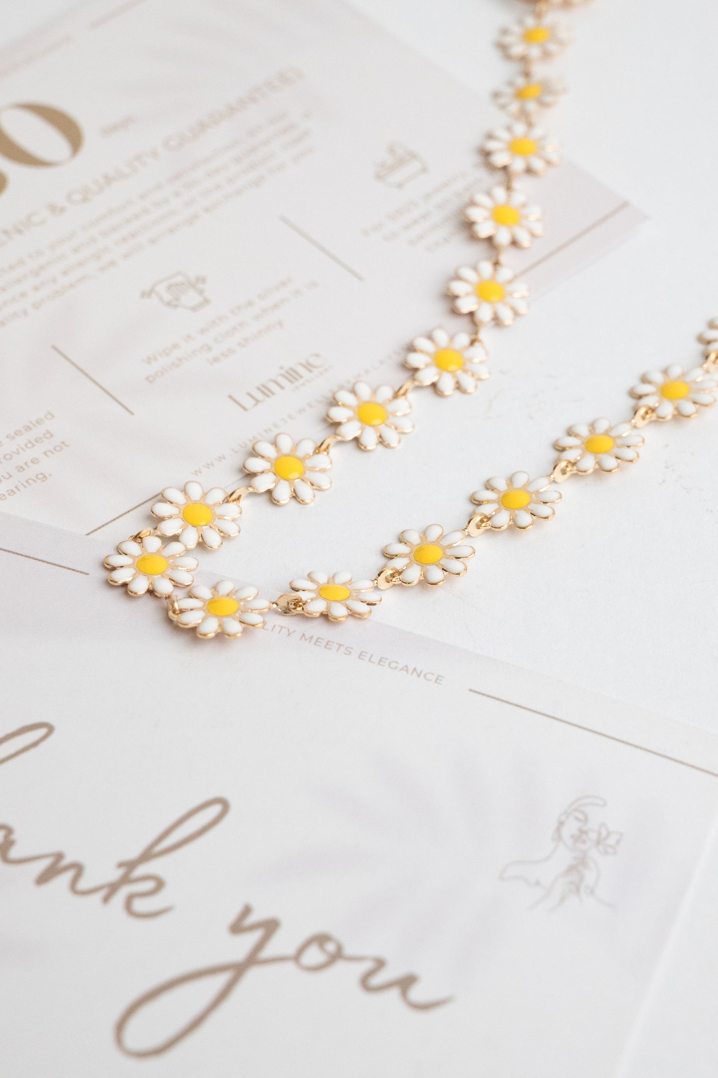 White Daisy Necklace