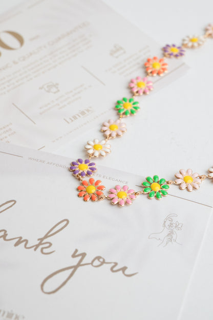 Dopamine Daisy Necklace