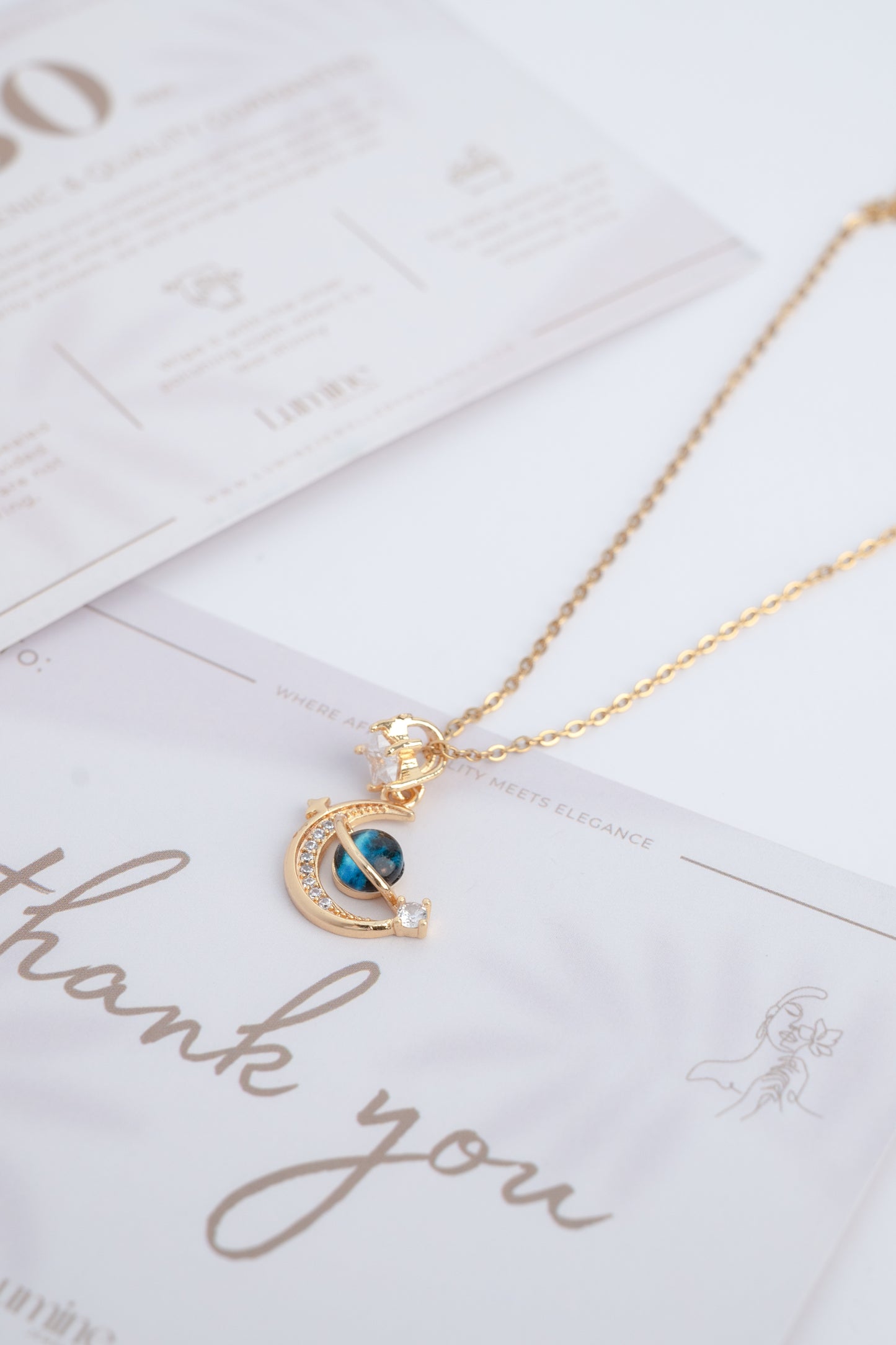 Gold Shell Dreamy Planet Necklace