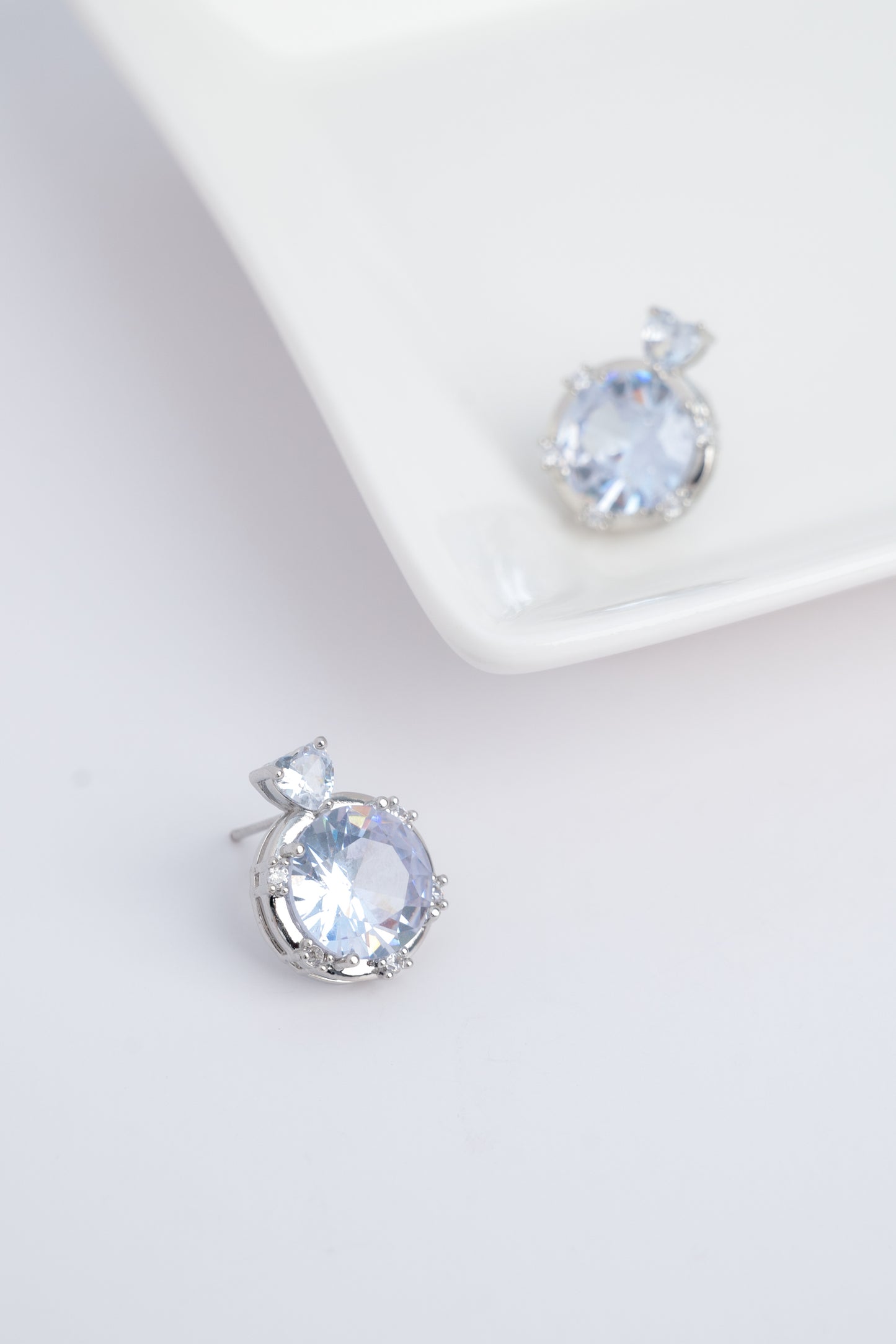 Blue Round Diamond Stud Earrings