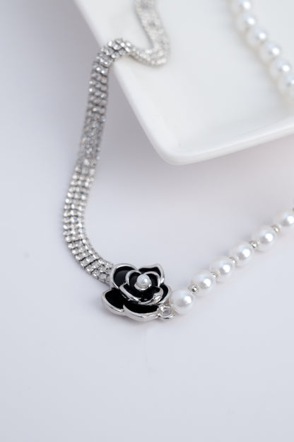 Midnight Elegance Rose Pearl Necklace