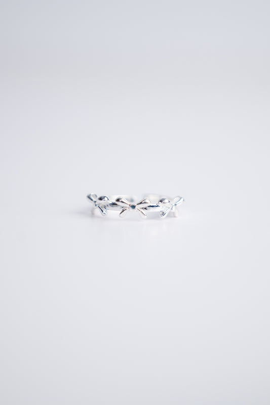 Small Bow Simple Band Ring