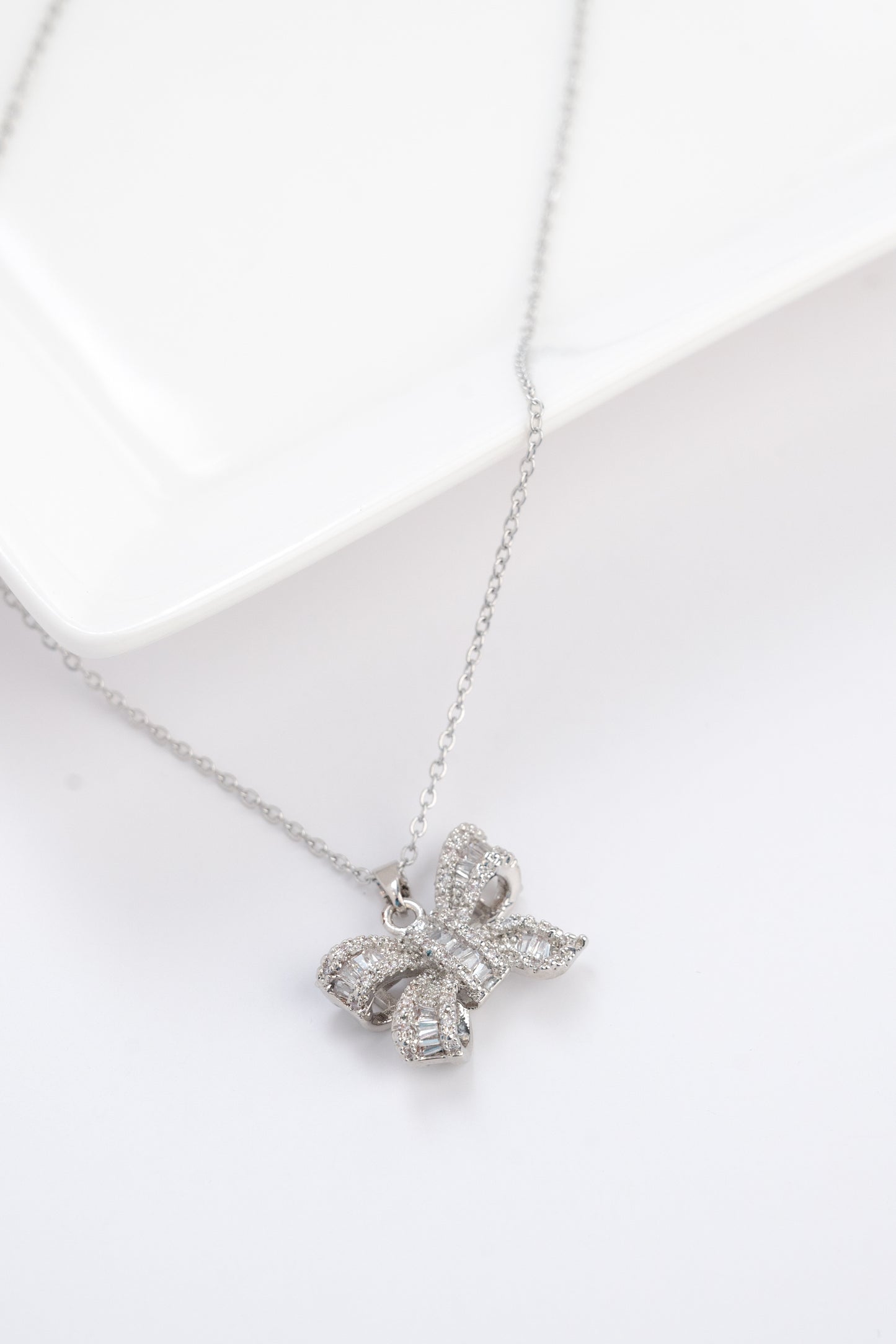 Big Diamond Bowknot Necklace