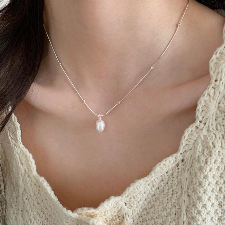 Eternal Pearl Loop Necklace