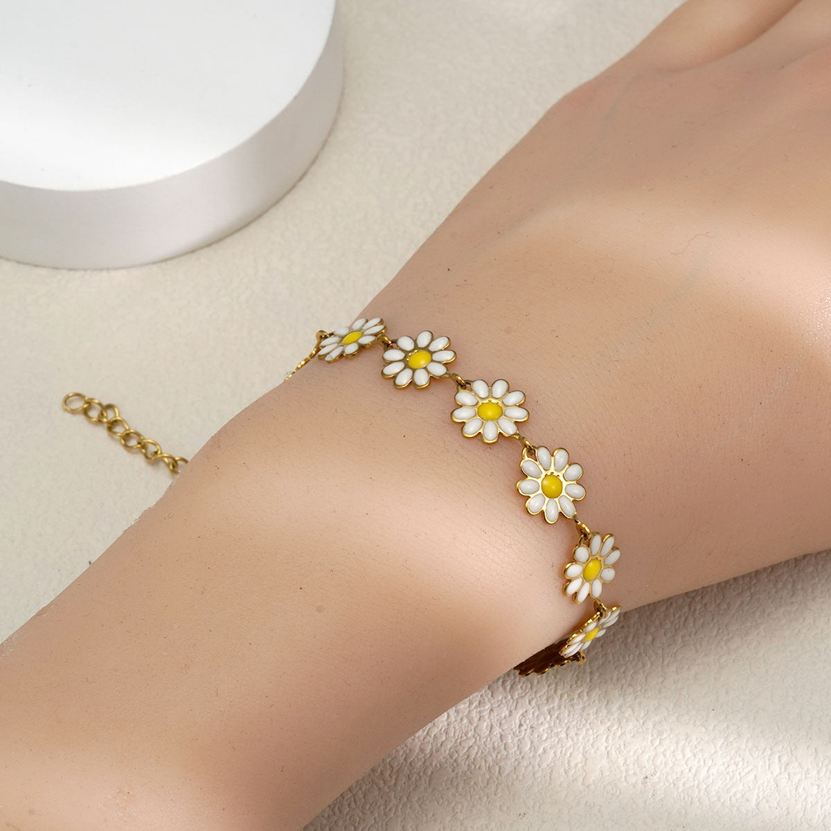 White Daisy Bracelet