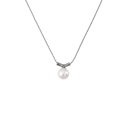 Linear Pearl Necklace