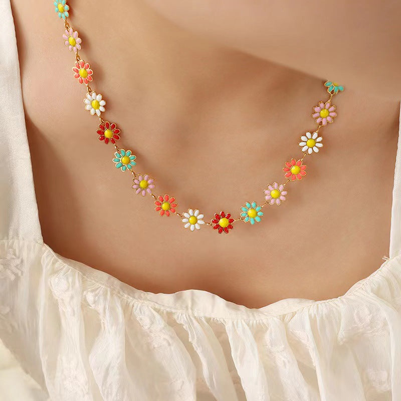 Dopamine Daisy Necklace