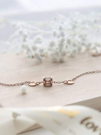 White Elegant Cylinder Bracelet 